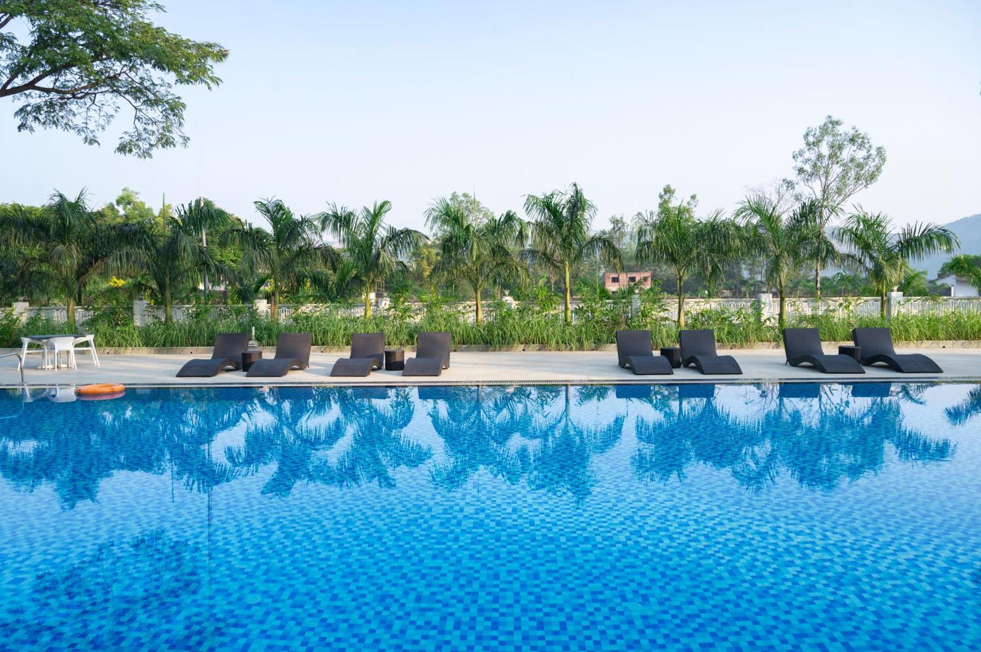 Hotel Sterling Stolen Heaven Lonavla Zewnętrze zdjęcie